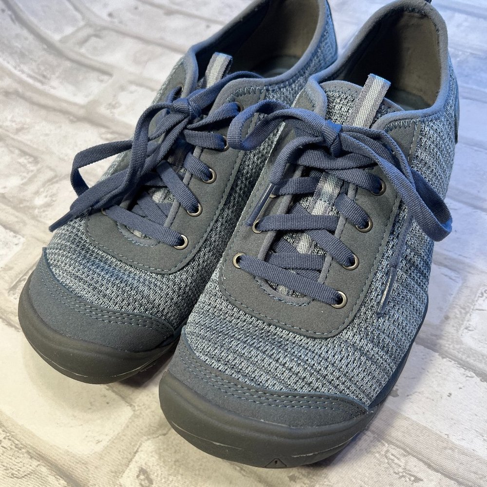 KEEN Hush knit Flint Stone/ Blue Fog size 9